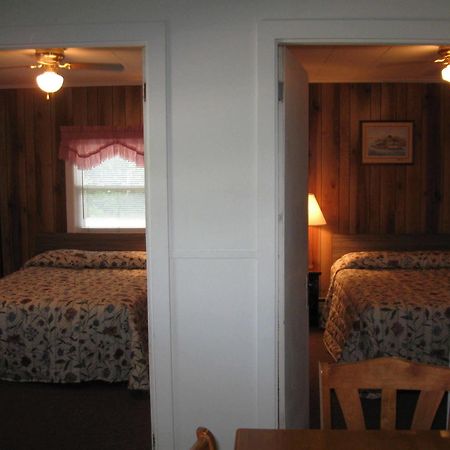 Moose Brook Motel กอแรม ภายนอก รูปภาพ